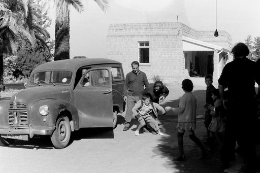 Μαθητής φθάνει στη Σχολή Κωφαλάλων Κύπρου_D_5884833