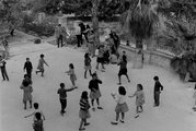 Παιχνίδια σε σχολικό διάλειμμα_D_5884875